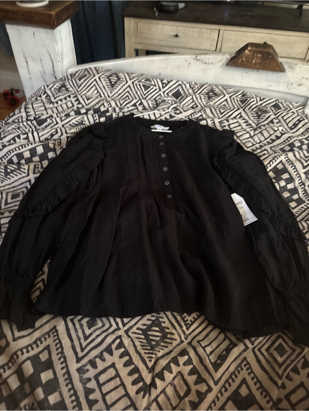 Cove Black Long-Sleeve Button Front Peasant Blouse